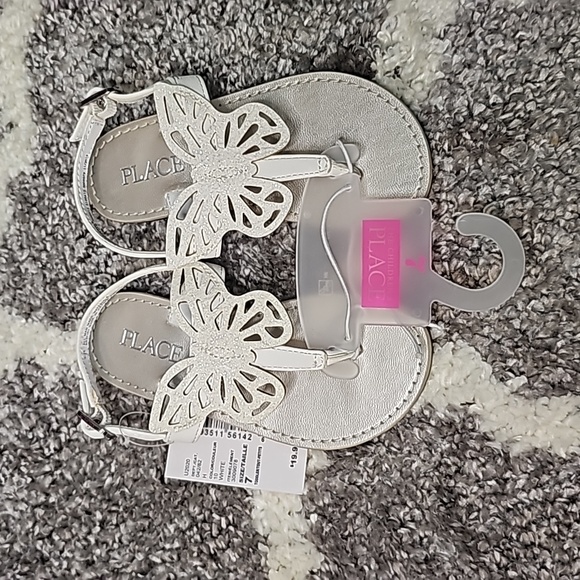 NWT The Children's Place Toddler Girl Sandals Size 7 - Picture 2 of 5